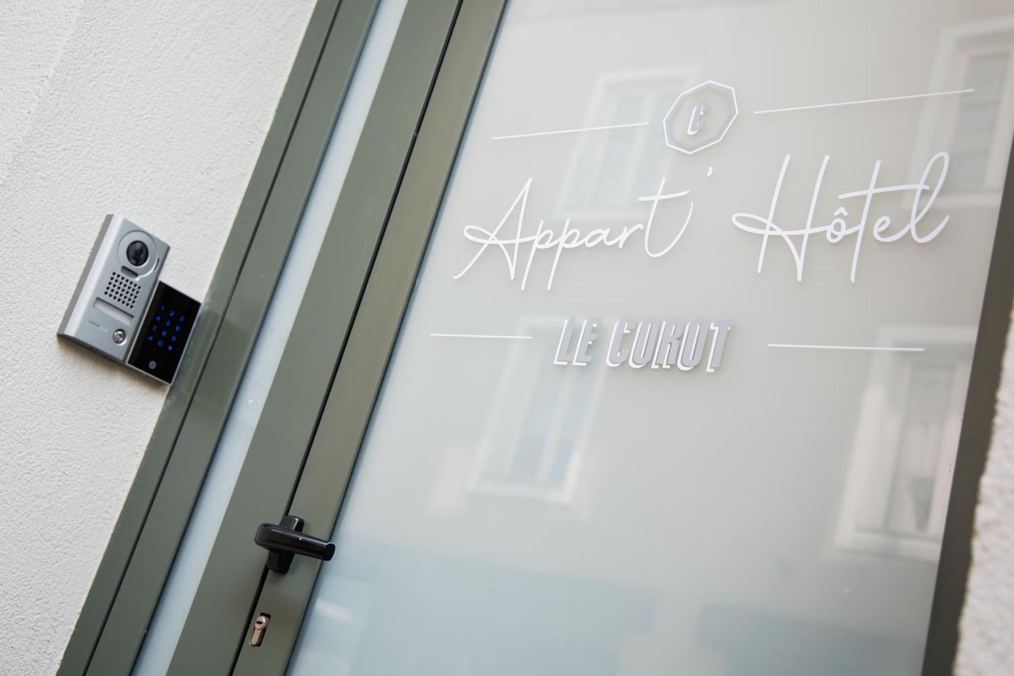 Appart'Hotel Le Corot - Acces Autonome - Saint-Junien Centre Exterior photo