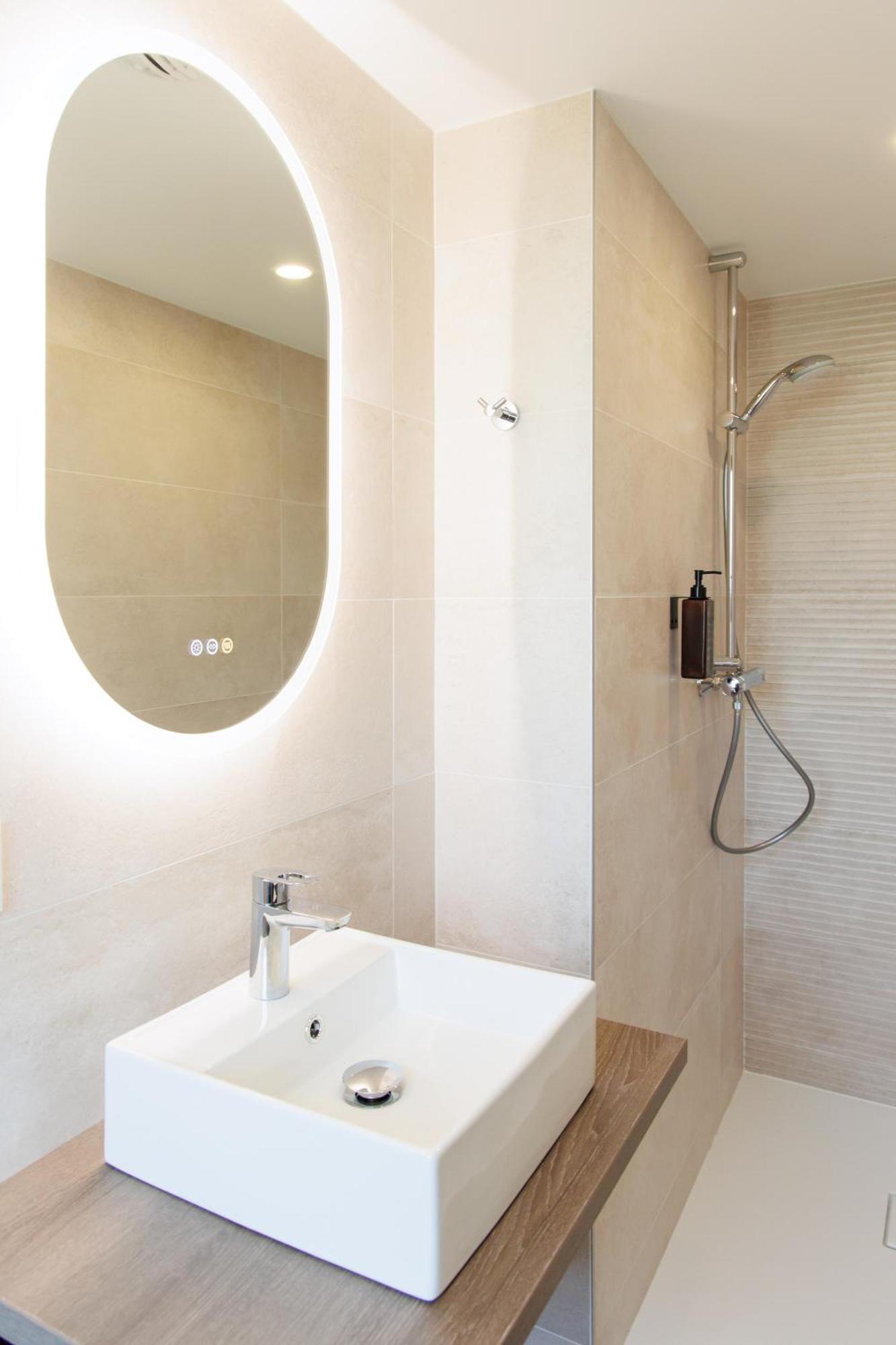 Appart'Hotel Le Corot - Acces Autonome - Saint-Junien Centre Exterior photo
